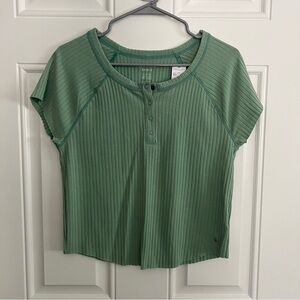 NWT - AE Top